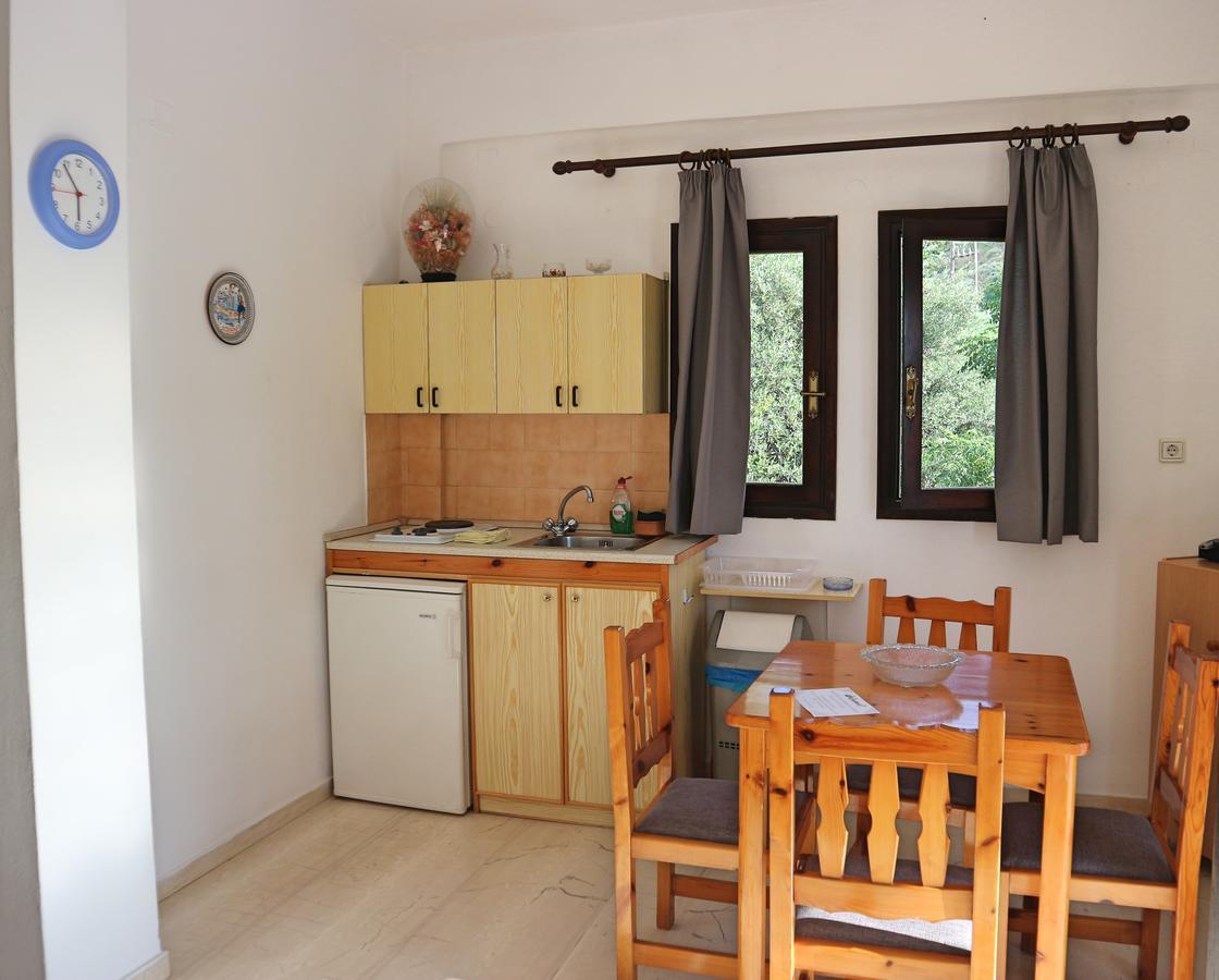פלטניאס Oliaria Apartments מראה חיצוני תמונה