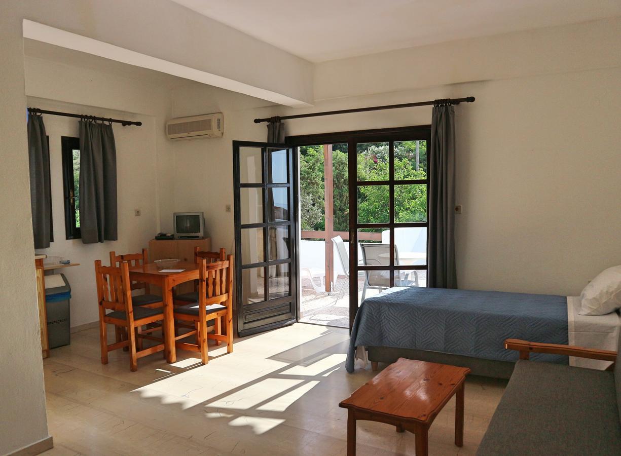 פלטניאס Oliaria Apartments מראה חיצוני תמונה