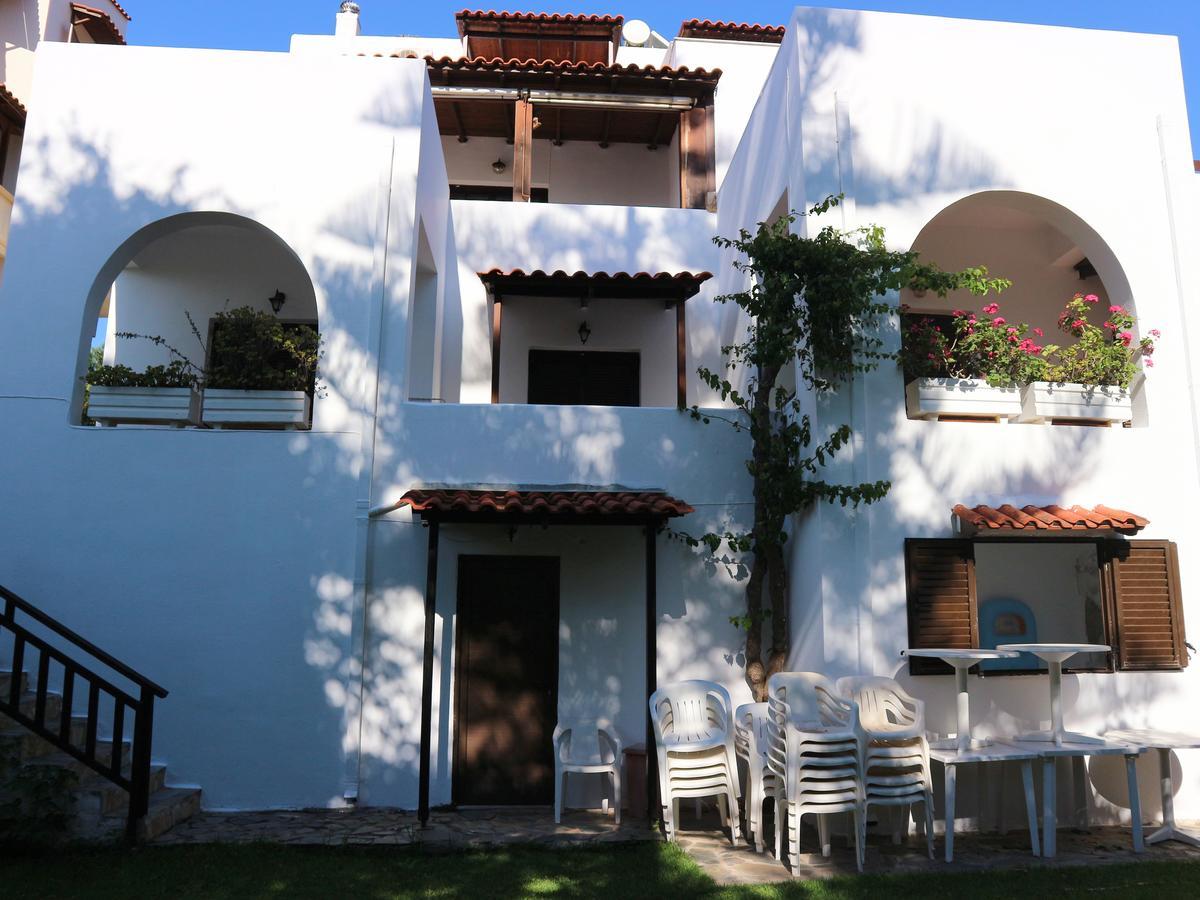 פלטניאס Oliaria Apartments מראה חיצוני תמונה