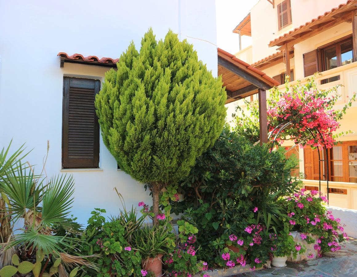 פלטניאס Oliaria Apartments מראה חיצוני תמונה