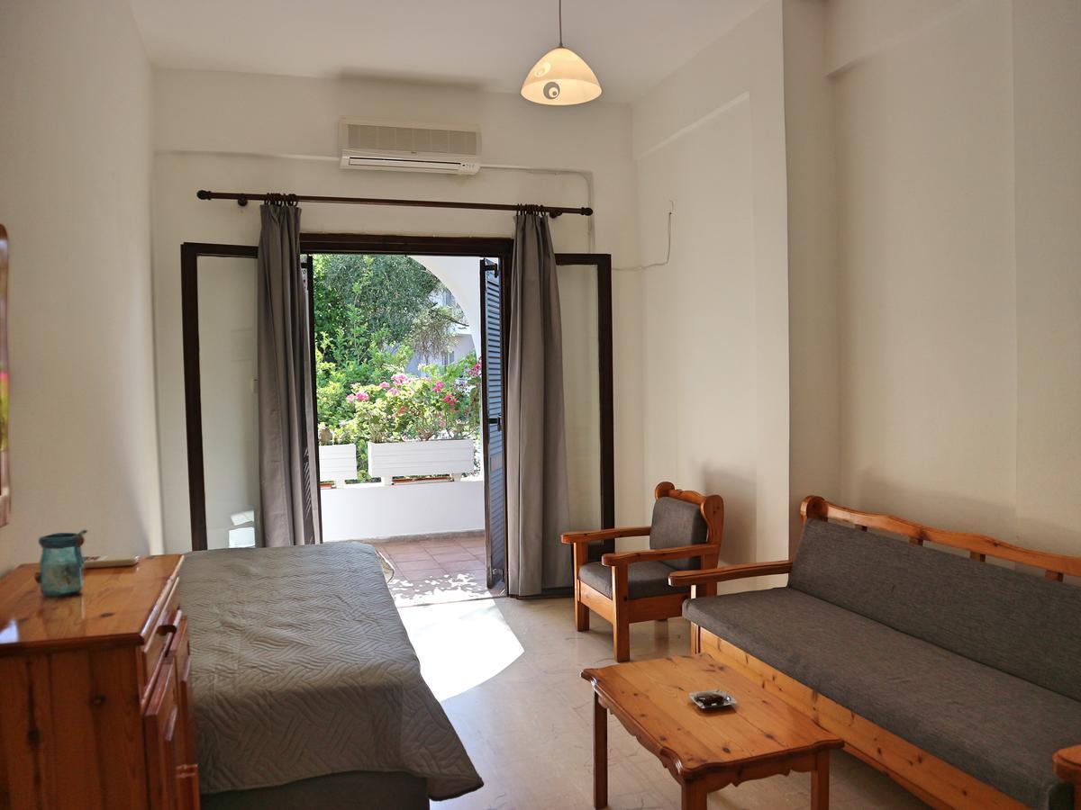 פלטניאס Oliaria Apartments מראה חיצוני תמונה
