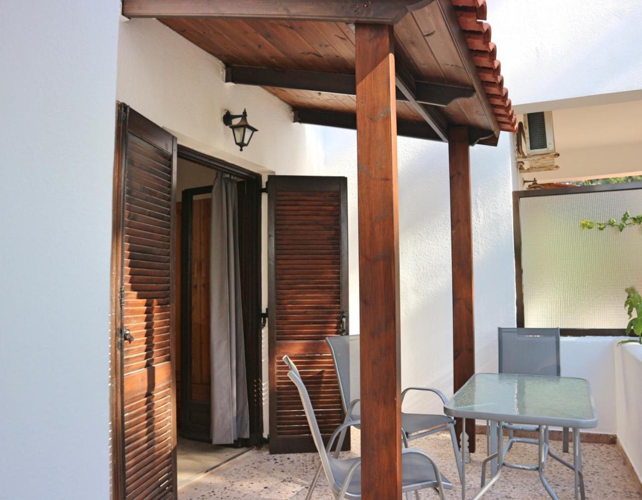פלטניאס Oliaria Apartments מראה חיצוני תמונה