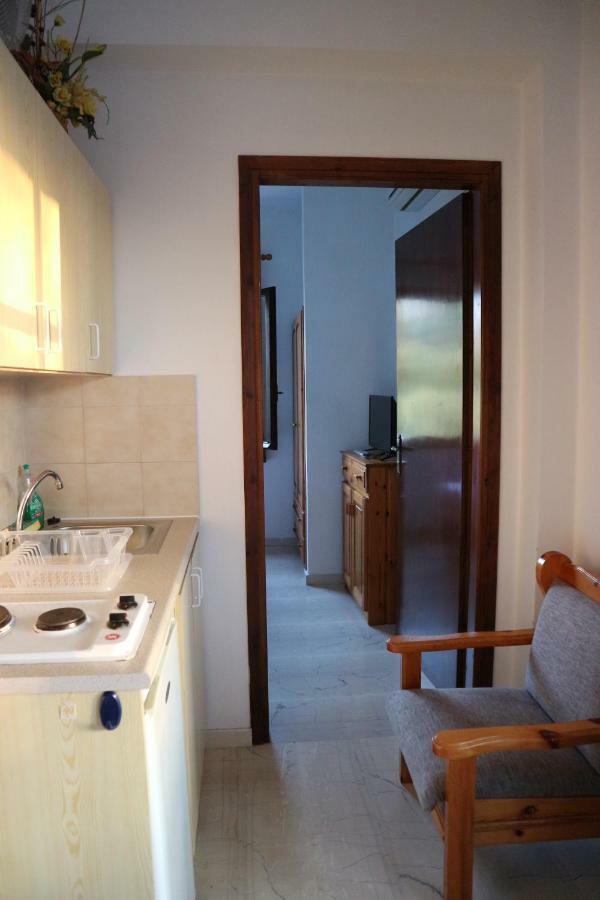 פלטניאס Oliaria Apartments מראה חיצוני תמונה